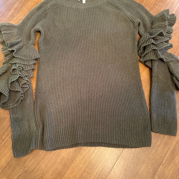 BP Ruffled Sleeve cut out sweater - Picture 3 of 9